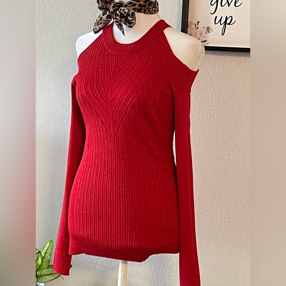 INC International Concepts Women's Cutout Cold-Shoulder Top Red -Sz Small - Picture 3 of 9